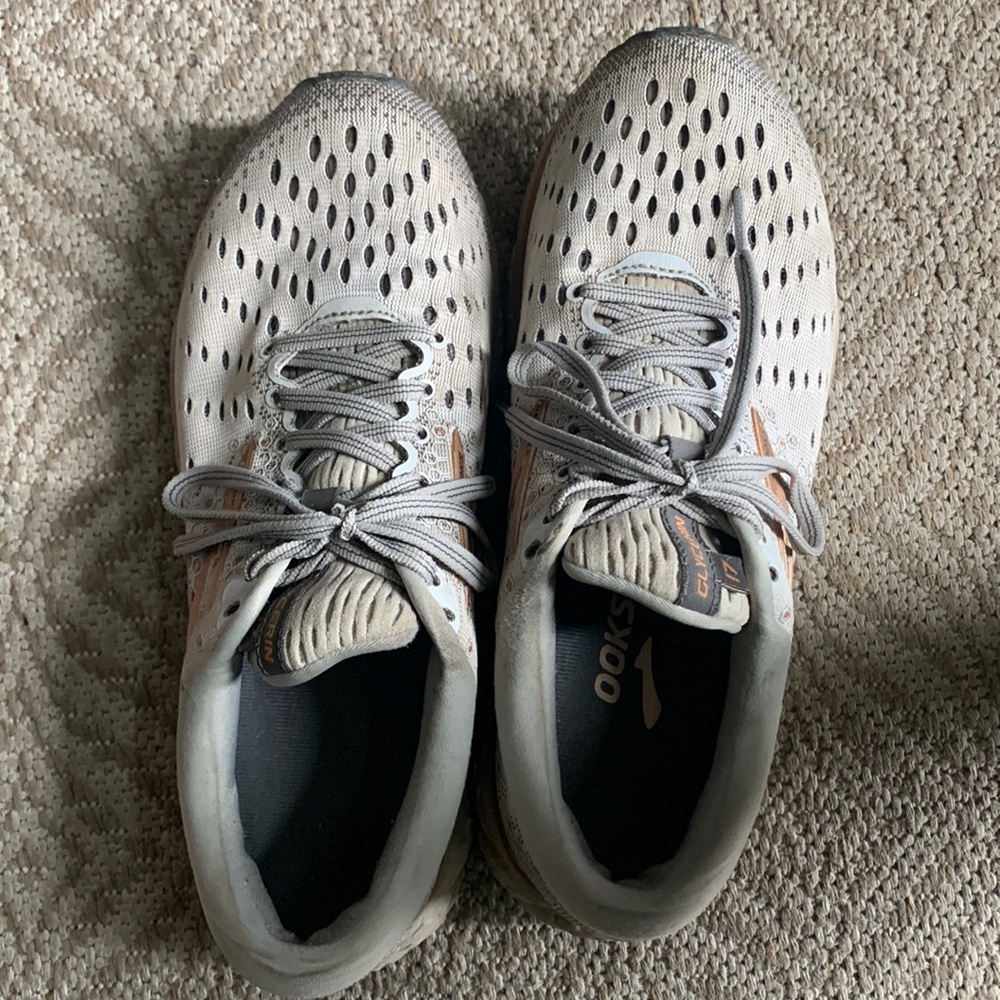 Brooks running shoes size 9